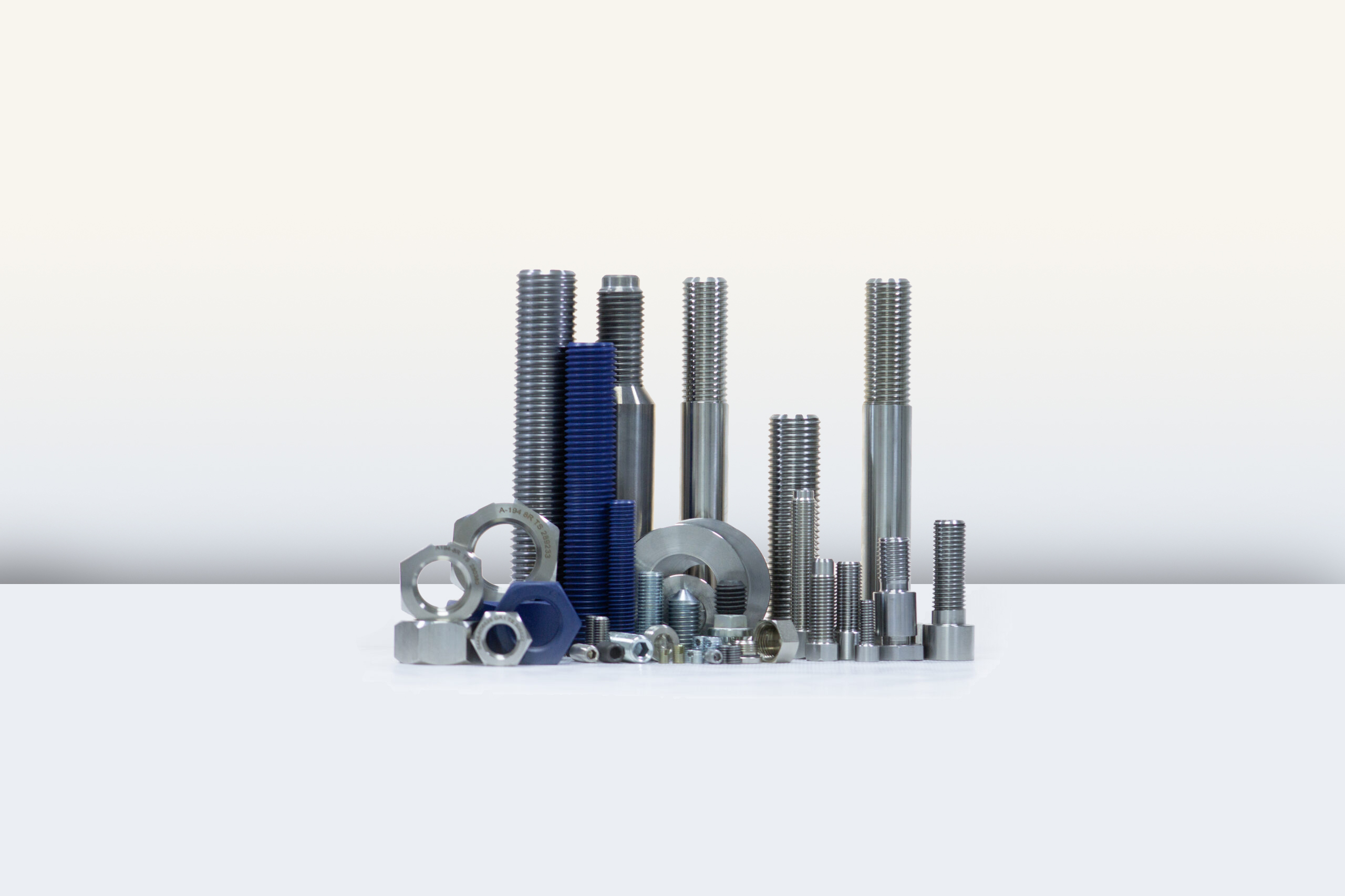 Tornillos mecanizados de acero AREM-CNC